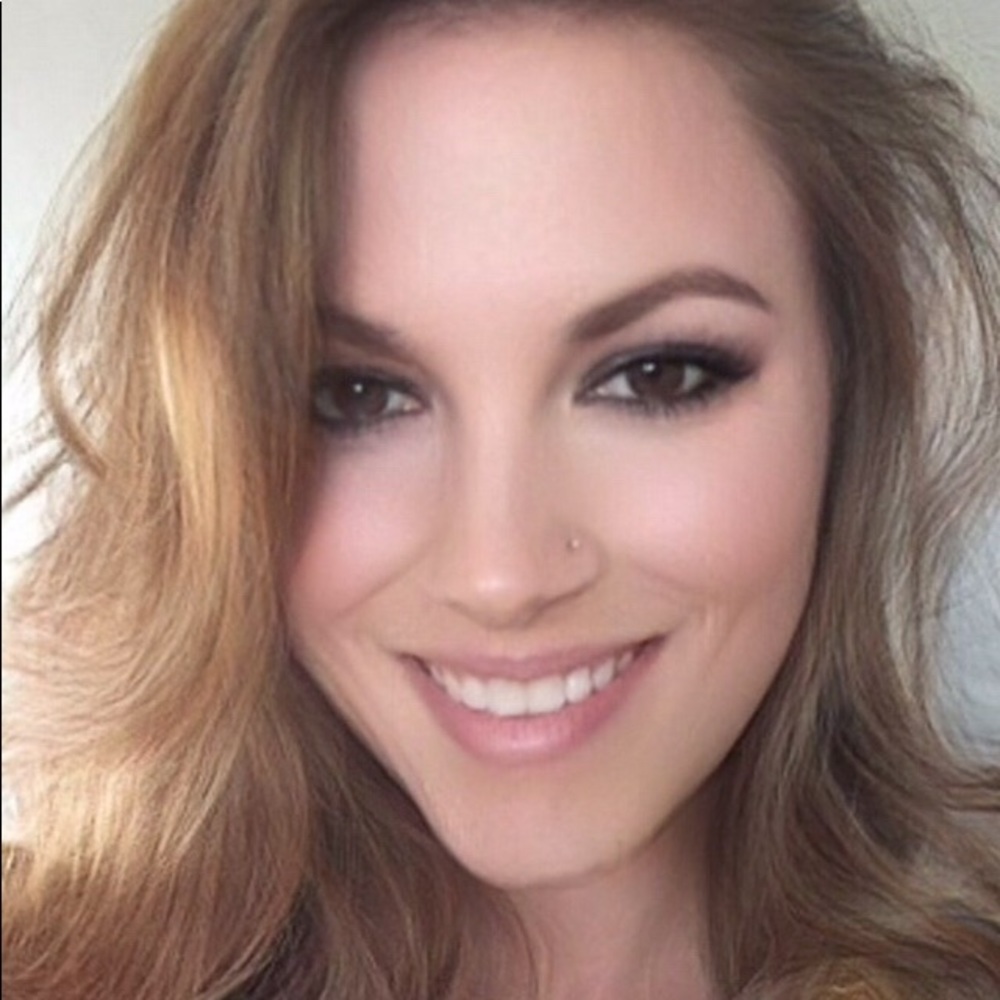 Meet your Posher, Stephanie